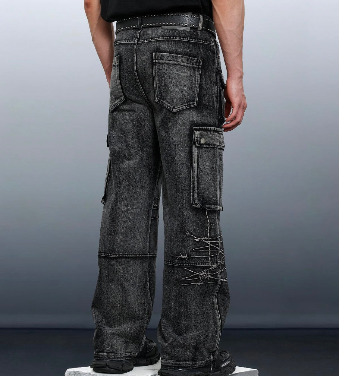 Kyo’s Multi-Pocket Embroidered Washed Jeans - Krylln