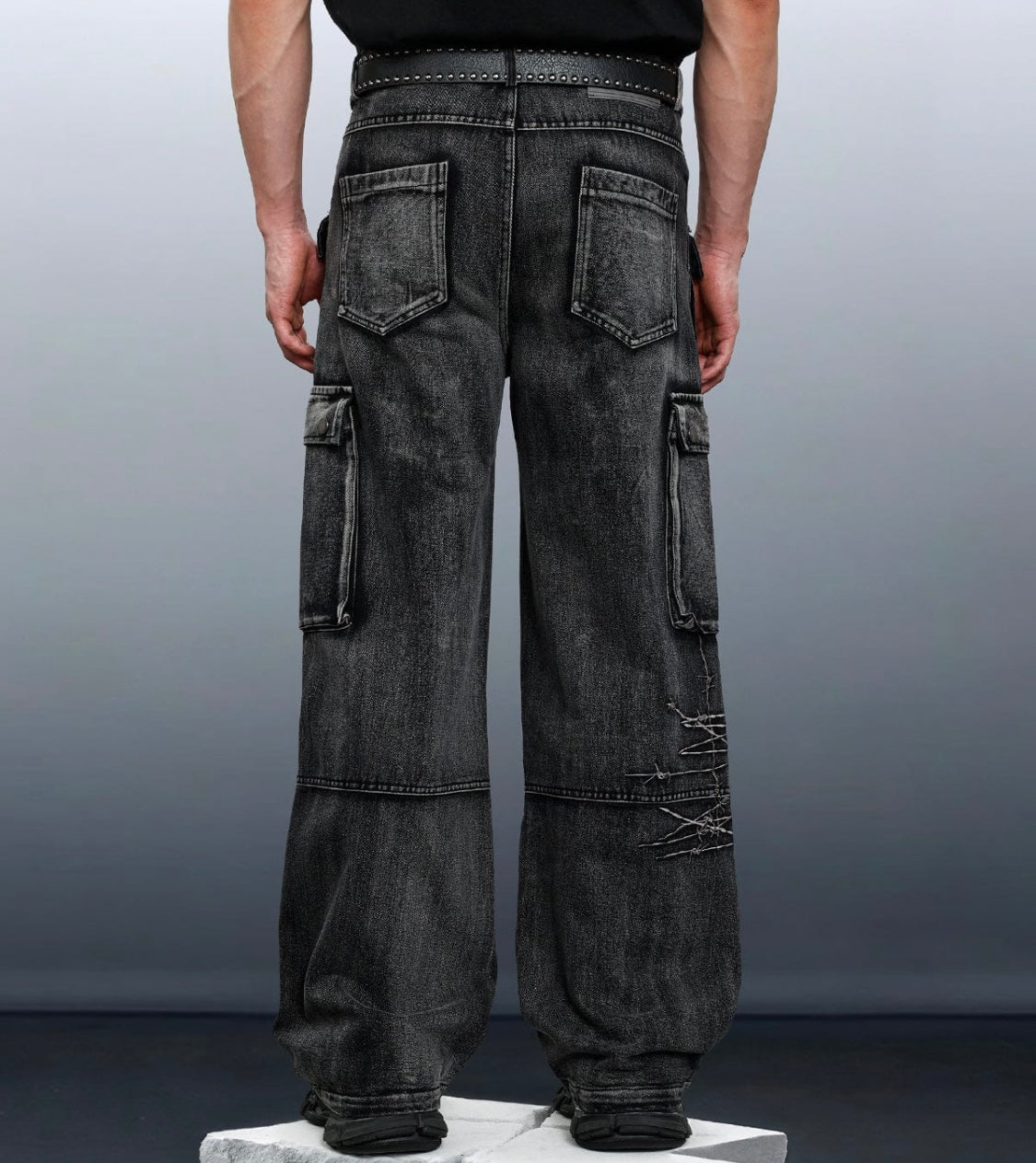 Kyo’s Multi-Pocket Embroidered Washed Jeans - Krylln